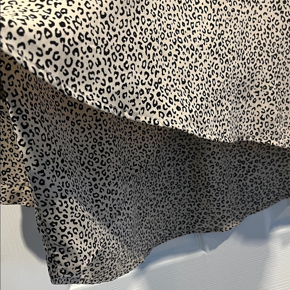 Chelsea & Theodore Black and Cream Speckled Blouse lagenlook, work or office. - Picture 5 of 13